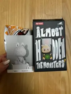 THE MONSTERS Almost Hidden ラブブ scalpture