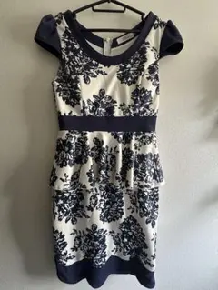 Tika フラワープリント ペプラムドレス