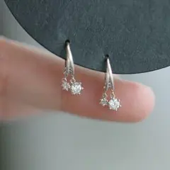 揺れるピアス ピアス(両耳用)