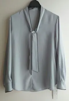 icb【洗える】BackSatinAmunzen 配色ボウタイブラウス