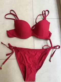 Aubade オーバドゥ　赤の水着 ビキニのサムネイル