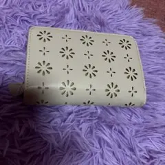 アイボリー 花柄 二つ折り財布