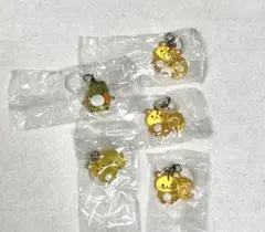 ^*^様 ガチャガチャ うさぎのモフィ めじるしアクセサリー ケリー リー スー