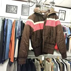 ♯59 NIKEナイキ ダウンジャケット 胸元ワンポイント刺繍ロゴ レディース