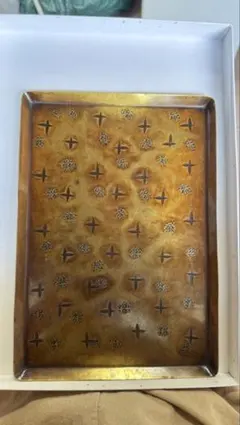 装飾模様入り金属トレイ 25x17.5 原価:33.000円