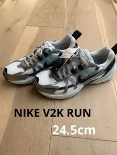 未使用✨ナイキ V2K RUN 23㎝ ランニングシューズ NIKE公式】ナイキ V2K ラン シューズ.オンラインストア (通販サイト)