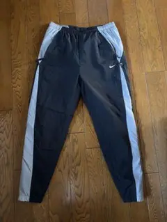 Nike 黒 グレー パンツ　裏地あり