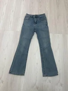 GU ブーツカットデニム・フレアデニム・ライトブルー