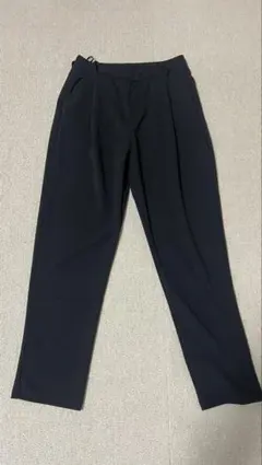 黒 カジュアルパンツ スラックス風
