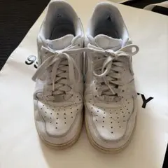 NIKE AIR FORCE 1 ホワイト スニーカー