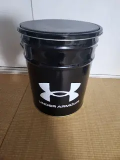 【希少】UNDER ARMOUR　2025福袋　缶