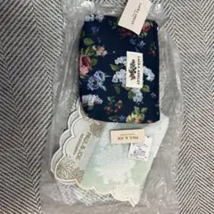 LAURA ASHLEY ポーチとPAUL&JOEハンカチ