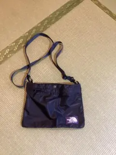 ノースフェイス　軽量サコッシュ