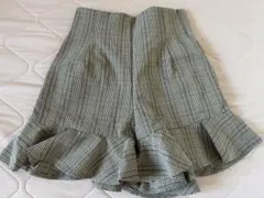 フレアショートパンツ　グレーとホワイトのチェック柄