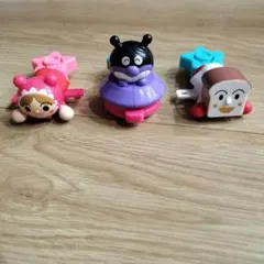 飛び出す！シューター遊びが楽しめるガシャポンアイテム