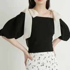 LILY BROWN ショルダーリボンオフショルニット