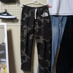 THE NORTH FACE カモ柄 スウェットパンツ