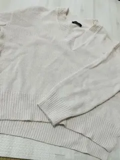 ホワイトアイボリー❤️Ｖネックニット長袖セーター❤️レディース
