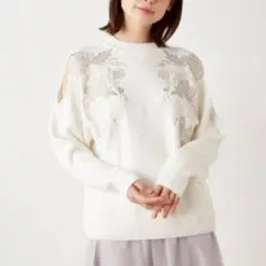 SNIDEL エンブロイダリーカットオフニットプルオーバー オフホワイト 春秋冬