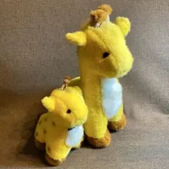 ヴィンテージ　きりんの親子　ぬいぐるみ　動物園ぬいぐるみ　昭和レトロ キリン ぬいぐるみ 親子 2体セット 上野動物園作 '90年頃 - メルカリ