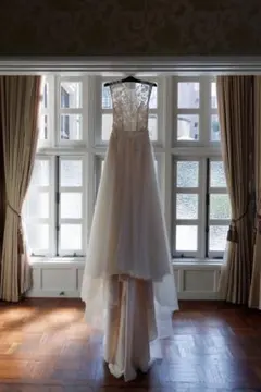 ウェディングドレス　ブリス モニークルイリエ