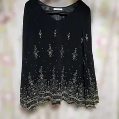 LIP SERVICE 黒刺繍長袖トップス