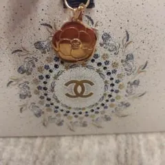 【 CHANEL シャネル】 2025ホリデー限定ギフトラッピング チャーム付き