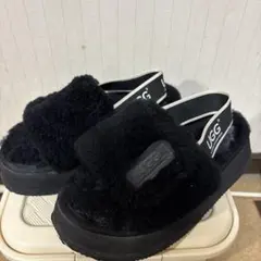 【UGG】厚底サンダル ブラックのサムネイル