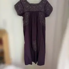ハグオーワー　刺繍入り 半袖ワンピース パープルのサムネイル