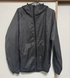 ブラックナイロンジャケット フード付き