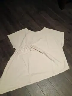 sukalaスカーラ　ヨガ用Tシャツ　ベージュ　新品未使用L