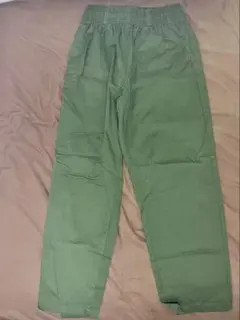 オリーブグリーン ゴムウエスト ストレートパンツ