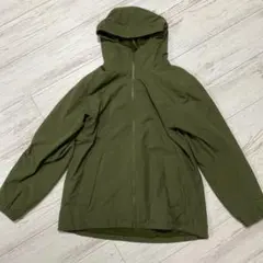 オリーブグリーン フード付き マウンテンパーカー