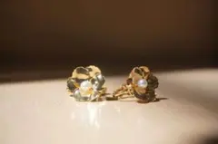 花形金色イヤリング パール付き