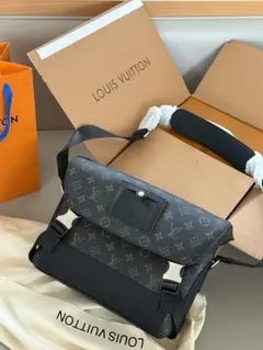 LOUIS VUITTON メッセンジャーバッグのサムネイル