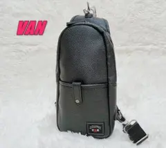 【美品】ヴァン VAN ブラック ボディバッグ ワンショルダーバッグ シボ 黒