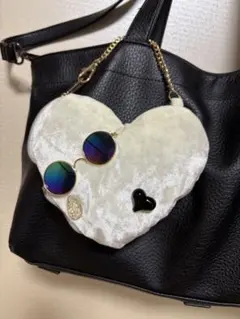 ハート型ベルベットバッグ チャーム　ポーチ　サングラス付き