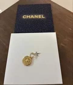 CHANEL シャネル　ホリデー チャーム　カード付き　2025 限定