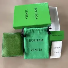 BOTTEGA VENETA 緑 二つ折り財布 イントレチャートスタンプ 箱付きのサムネイル