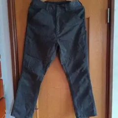 ダークグレー スリムフィット カジュアルパンツ