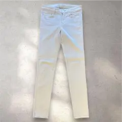 UNIQLOウルトラストレッチ　ホワイト スキニーパンツM