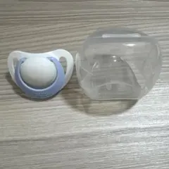 NUK おしゃぶり 白×水色　保管ケース付きのサムネイル