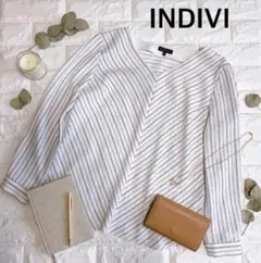 美品⭐︎INDIVI 洗えるマルチストライプ　Vネックブラウス　白　38のサムネイル