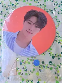 2025年最新】seventeen うちわ ディノの人気アイテム - メルカリ