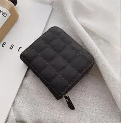 【新品】二つ折り財布 ジッパー式　容量◎ 持ち歩き便利　黒　男女兼用