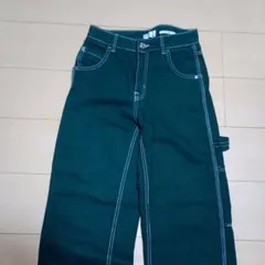 Bershkaダークグリーン ストレートデニム