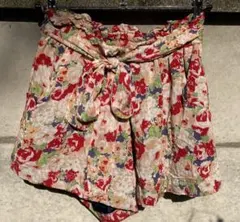 レトロ風　花柄　総柄ショートパンツ