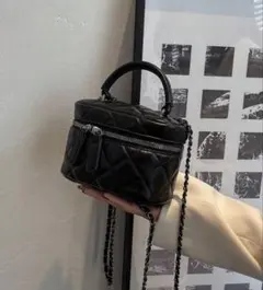 ブラック キルティング ソリッドカラー ダイヤモンドチェーンバッグ