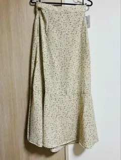花柄フレアロングスカート ベージュ　小花柄　マーメイド