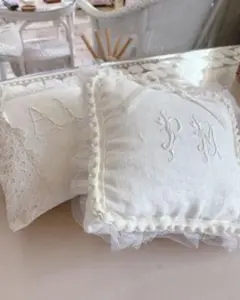 ハンドメイド♡モノグラム刺繍入りクッション2個セット❣️ アンティークリネン使用